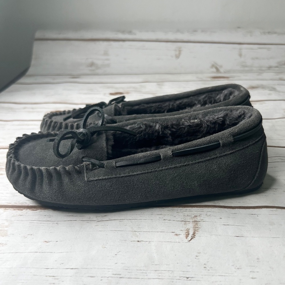 Minnetonka Cally Slipper Charcoal Gray Suede Faux Fur Moccasin 7